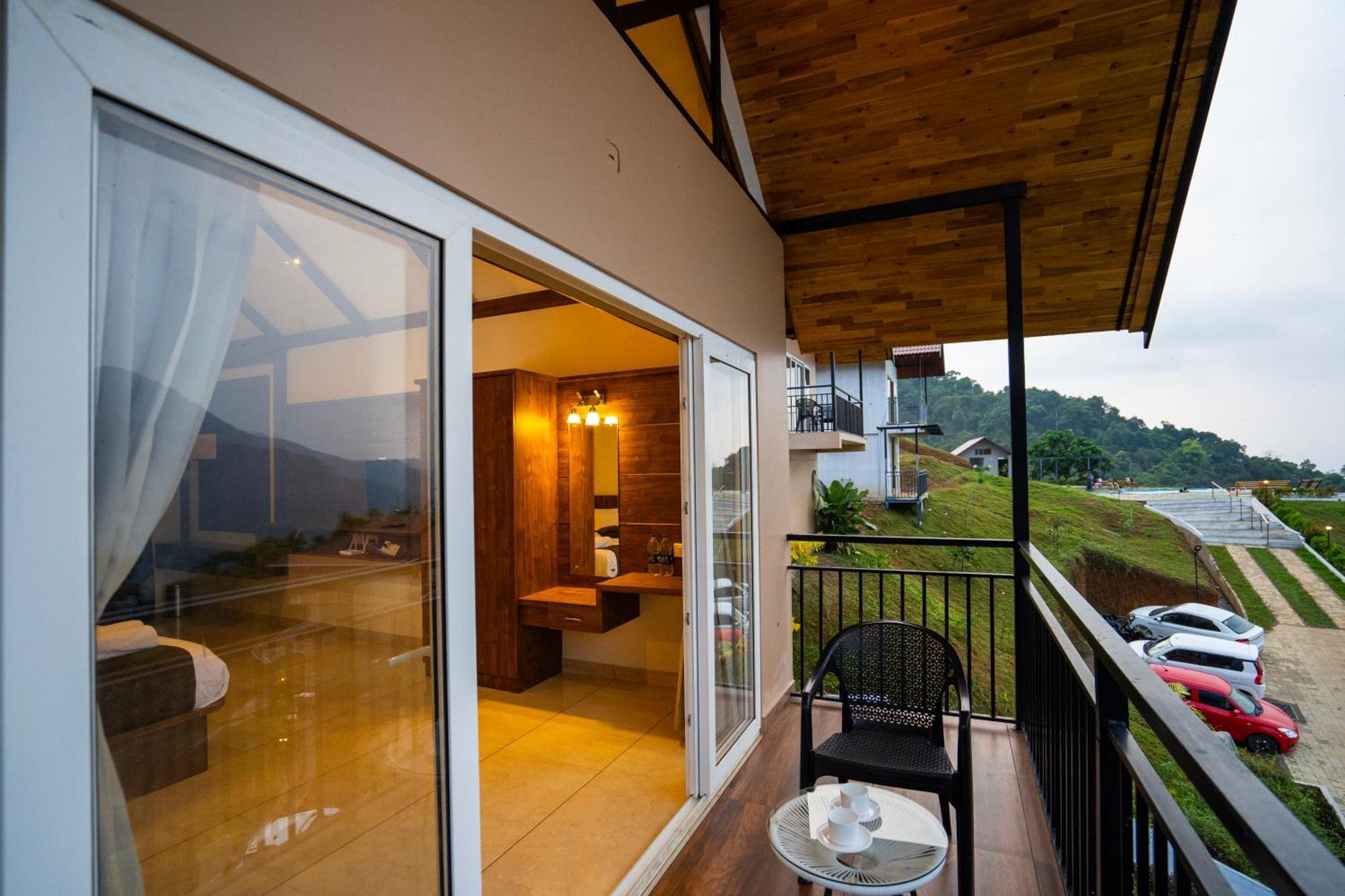 Karimb Resorts Vallikavungal Exterior photo